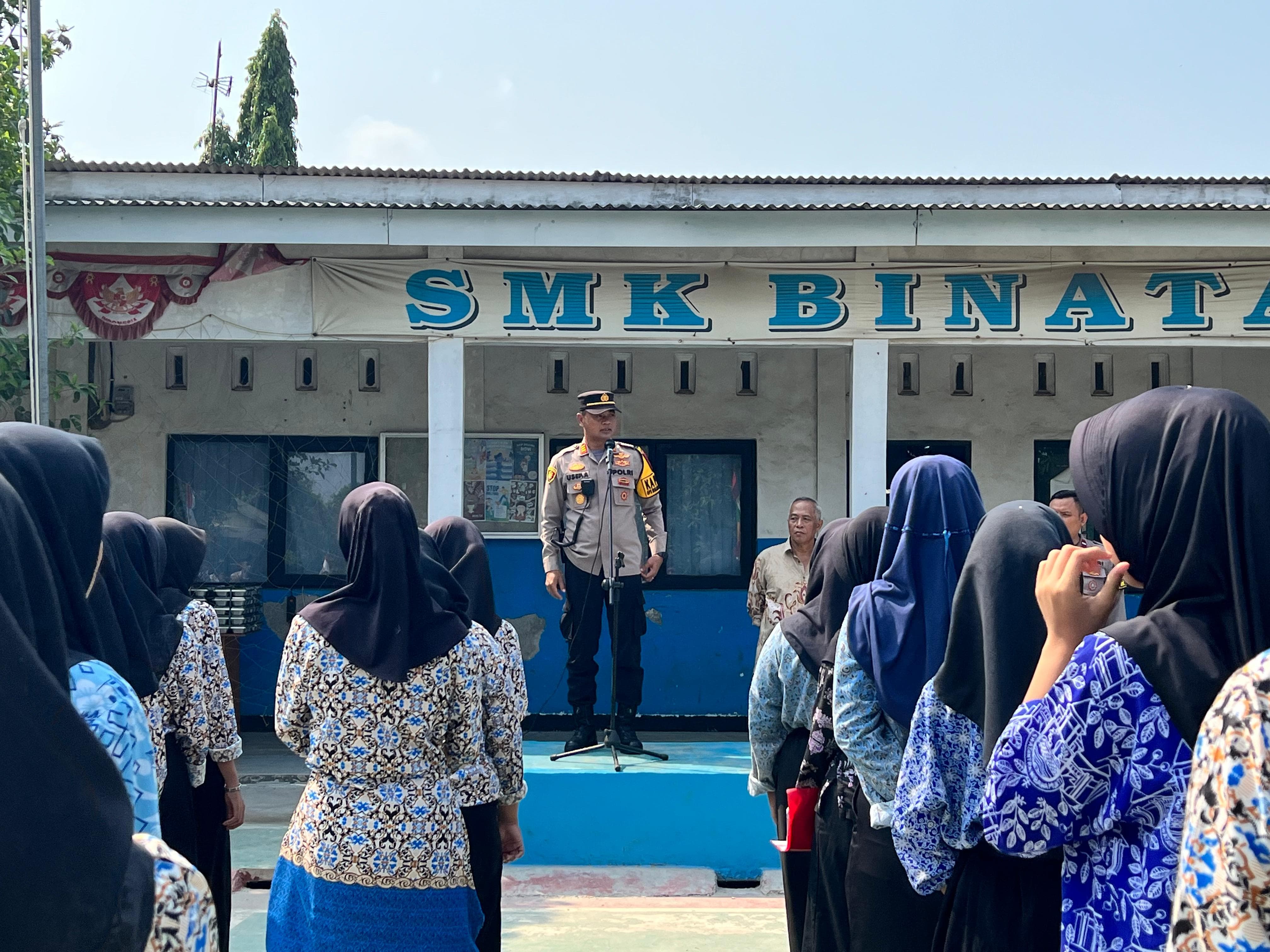 Kapolsek Setu Datangi SMK Binatama, Pelajar Diingatkan Bijak Bermedia Sosial