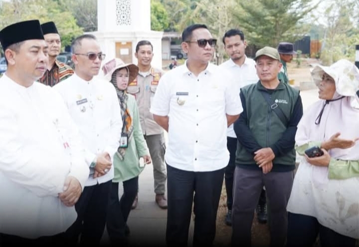 Plt Bupati Bekasi Tinjau Alun-Alun Setu Eduforest, Ajukan Pengalihan Kewenangan Pengelolaan ke Pemkab Bekasi
